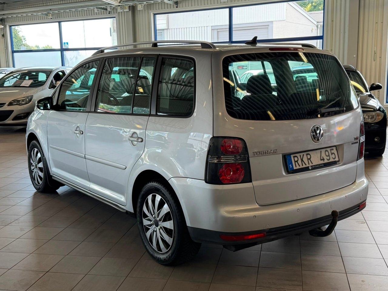 Volkswagen Touran 2010, bild 3/10