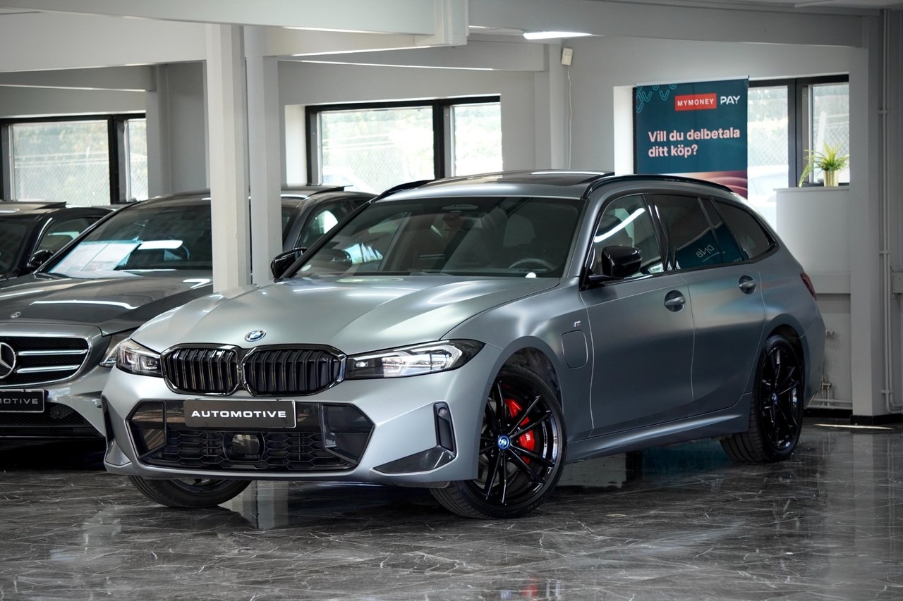 BMW 330