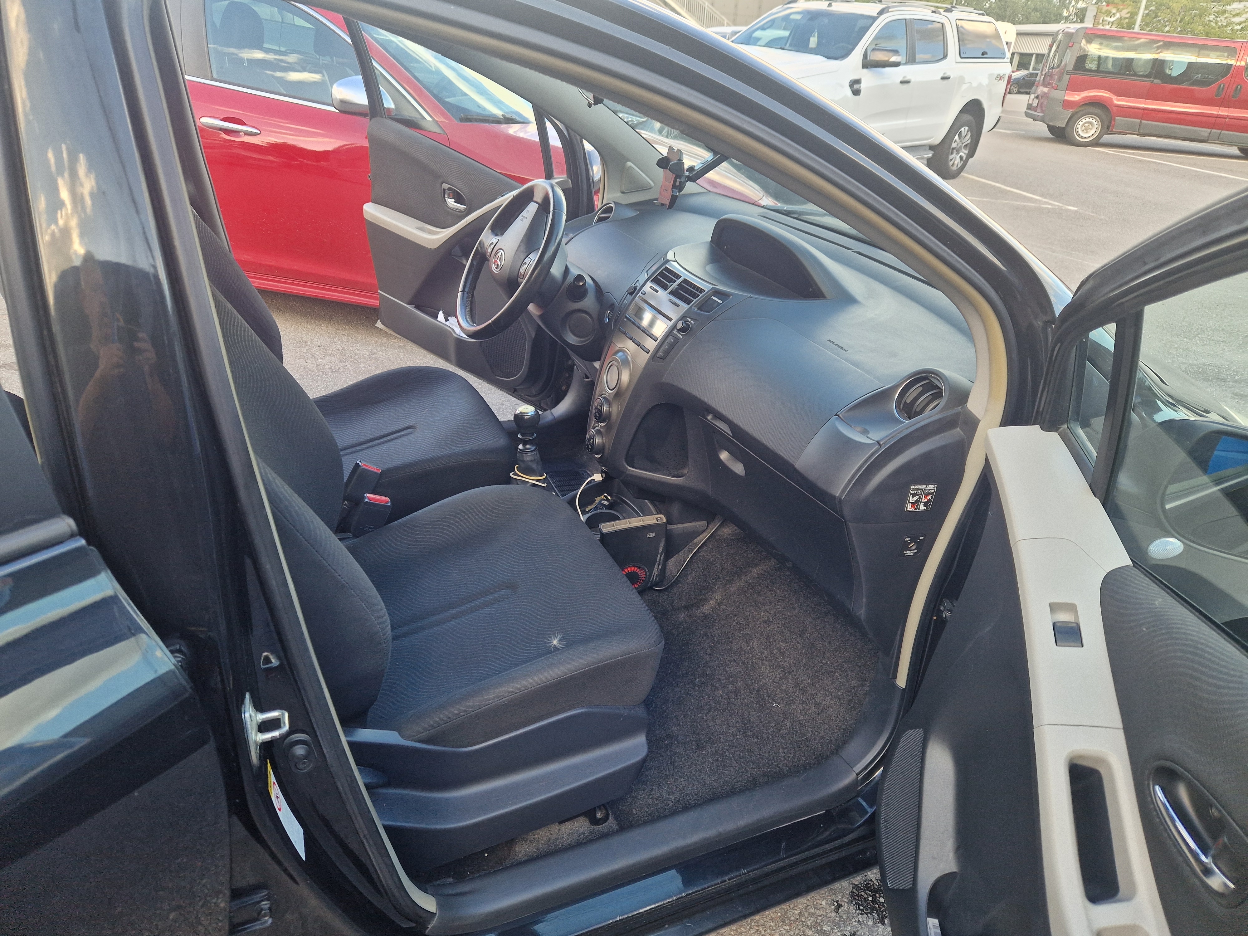 Toyota Yaris 2011, bild 6/7