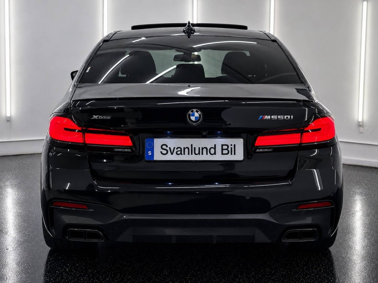 BMW M550i 2021, photo 4/10