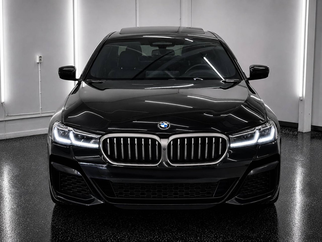 BMW M550i 2021, photo 2/10