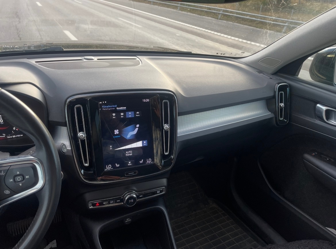 Volvo XC40 D3 2019, kuva 2/8