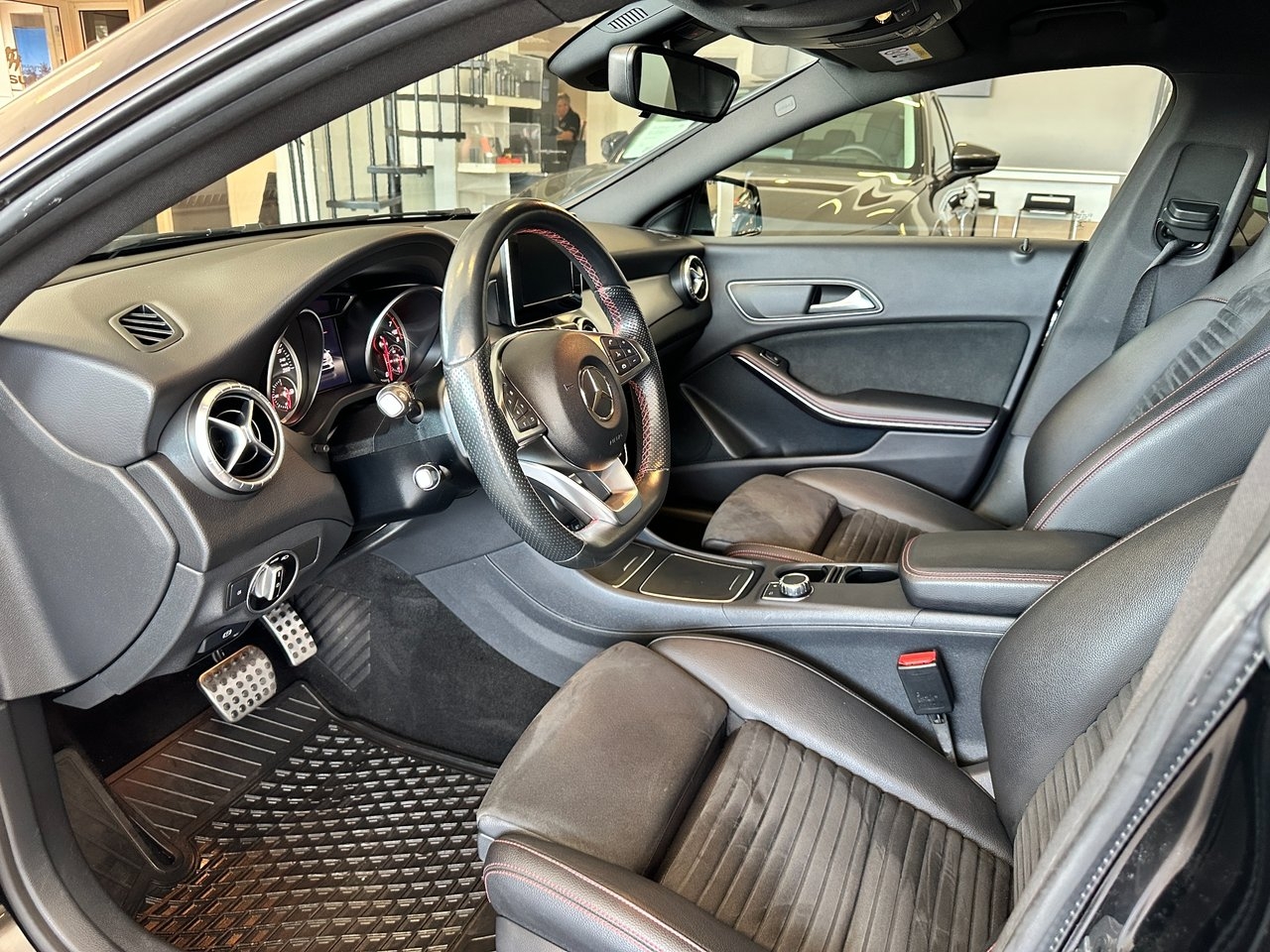 Mercedes-Benz CLA 2018, bild 7/10