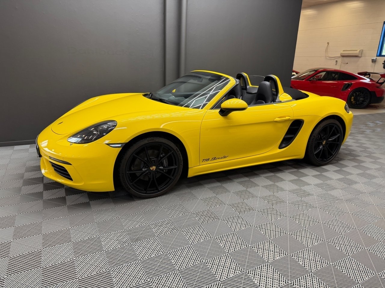 Porsche 718