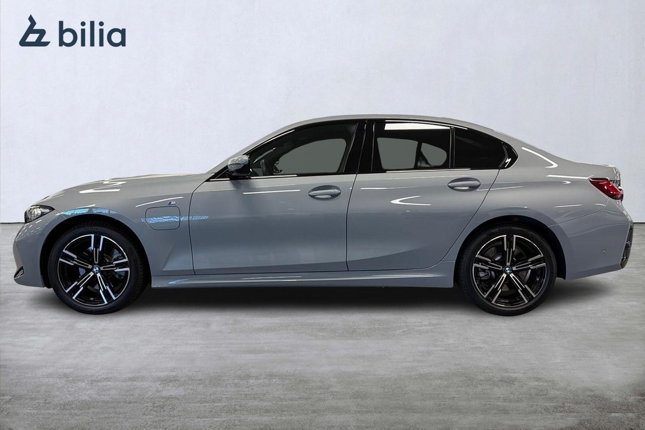 BMW 330 e xDrive Sedan M-sport 2026, bild 3/10