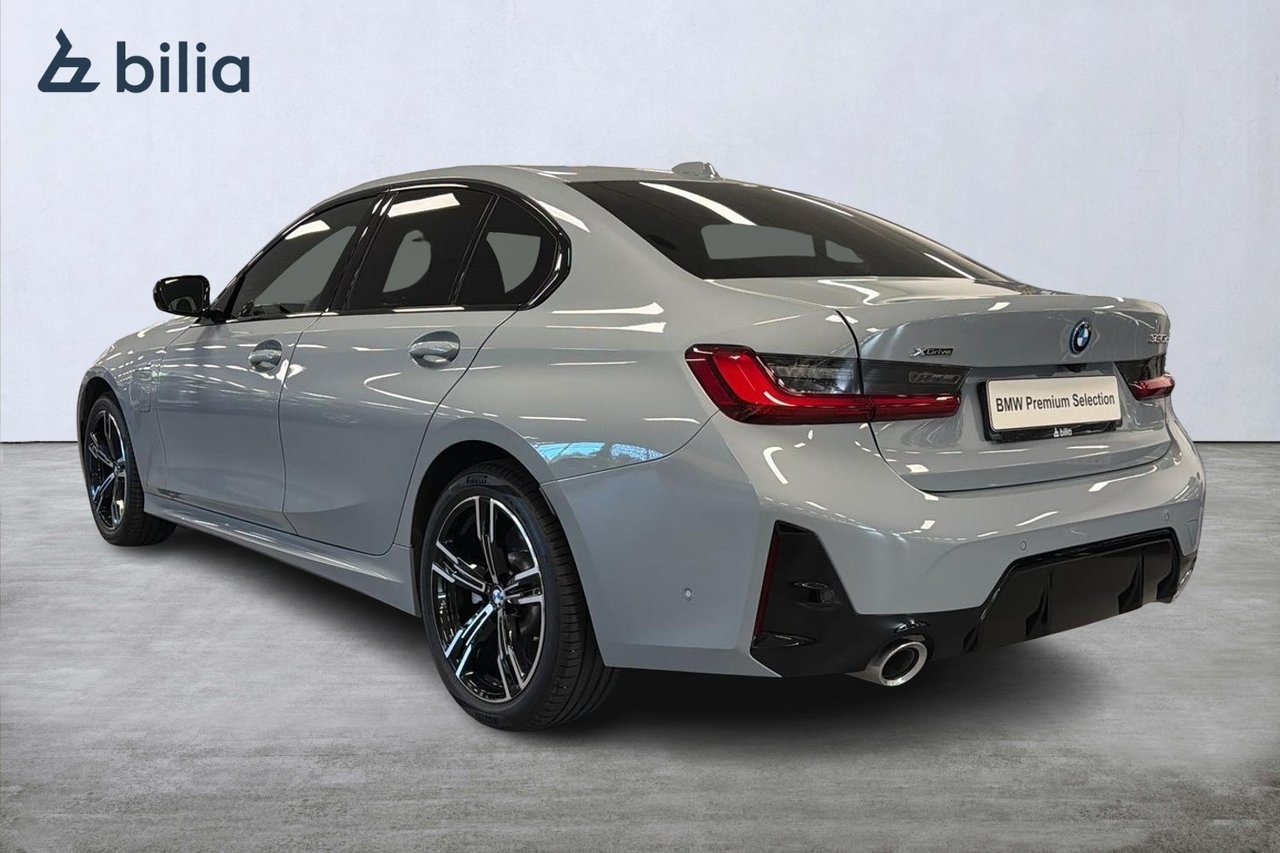 BMW 330 e xDrive Sedan M-sport 2026, bild 2/10