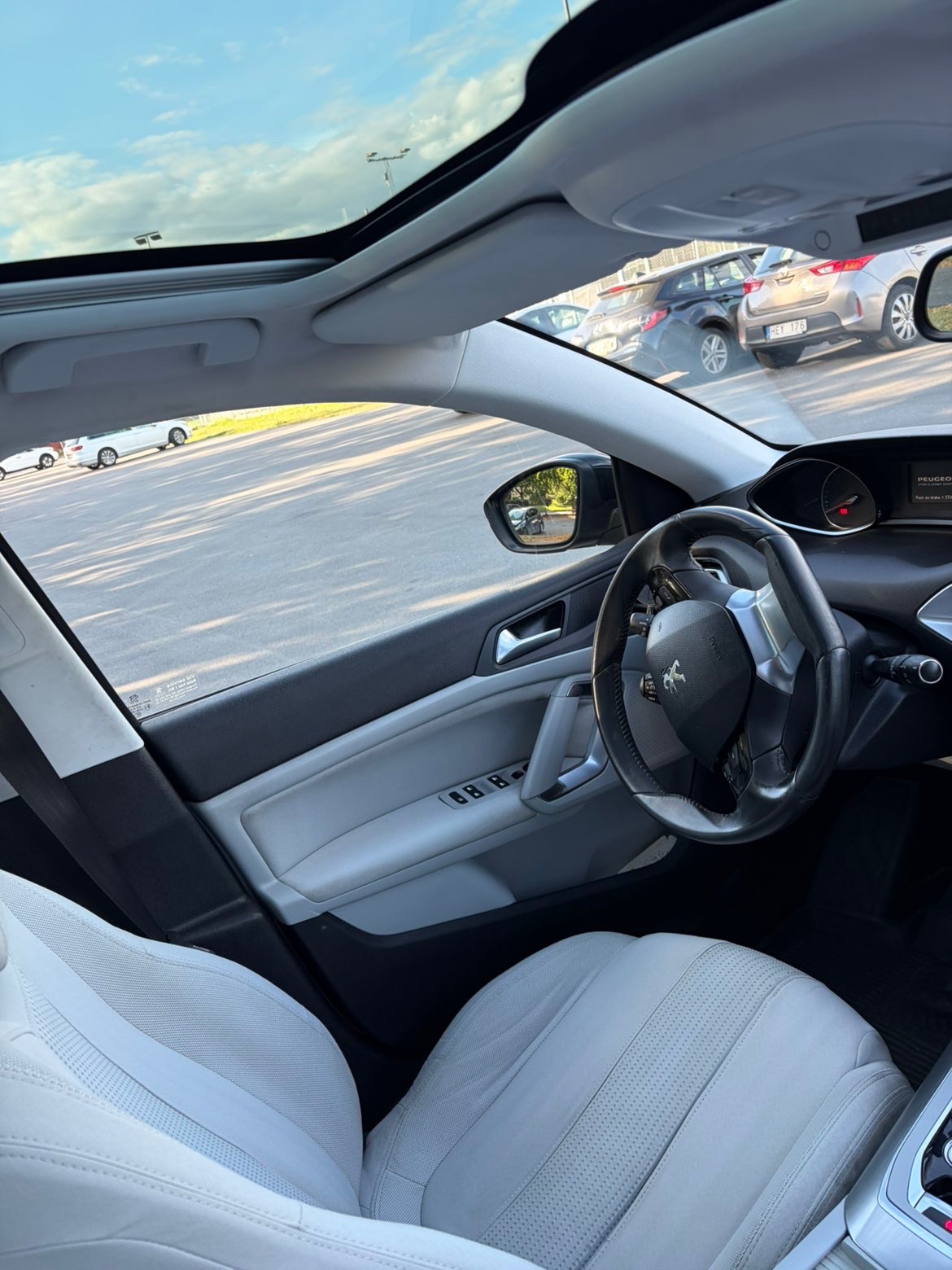 Peugeot 308 2015, bild 5/9