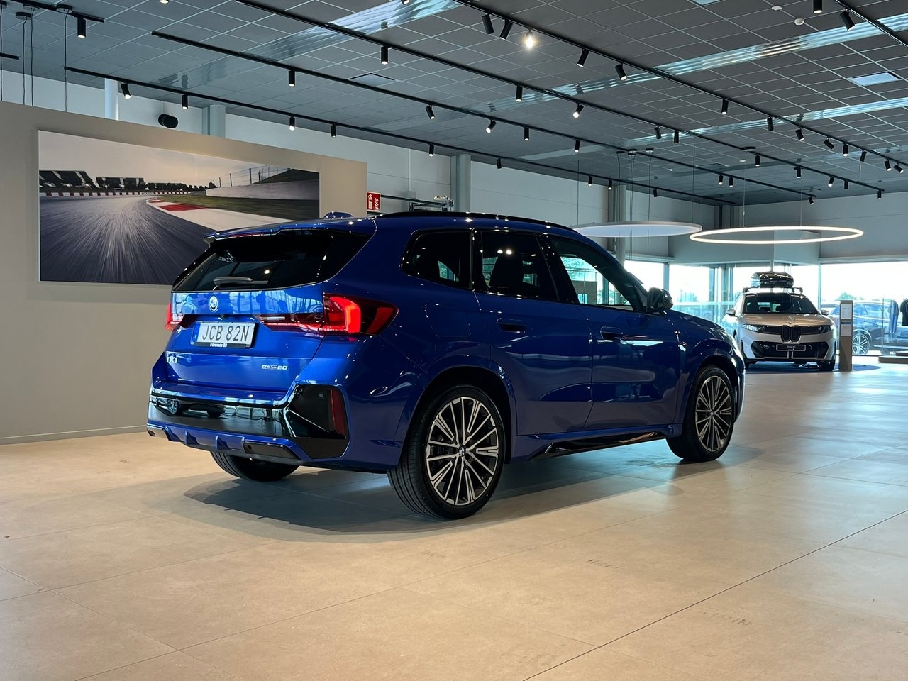 BMW iX1 eDrive20 M Sport D/A Plus 2027, bild 4/10