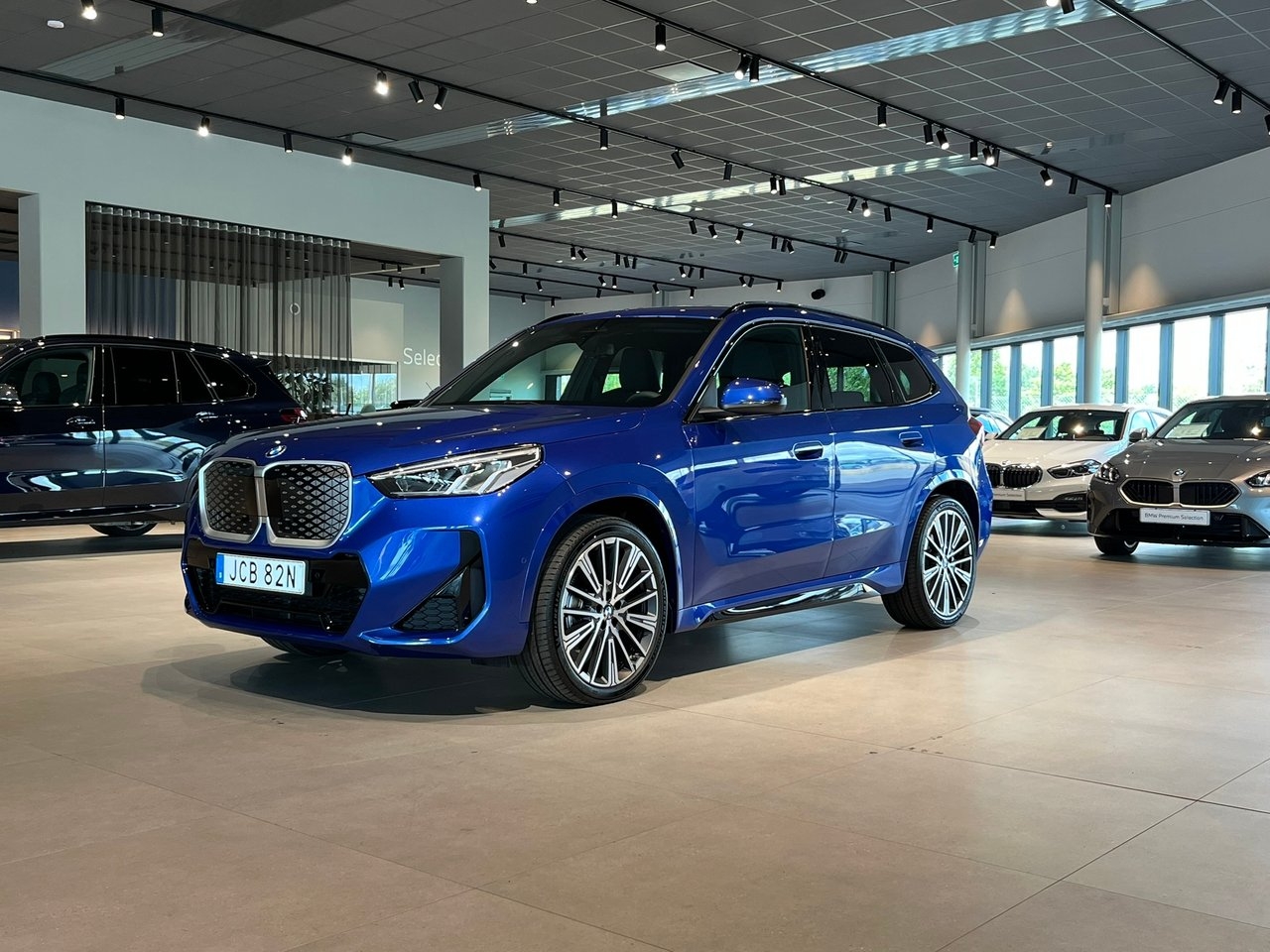 BMW iX1
