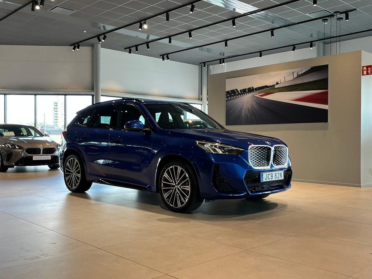 BMW iX1 eDrive20 M Sport D/A Plus 2027, bild 3/10