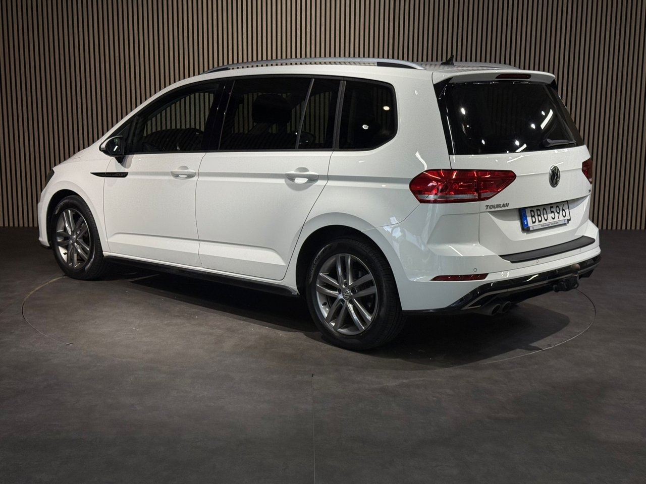 Volkswagen Touran 2018, bild 6/10