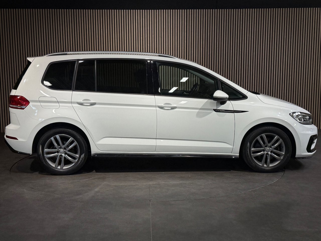 Volkswagen Touran 2018, bild 3/10