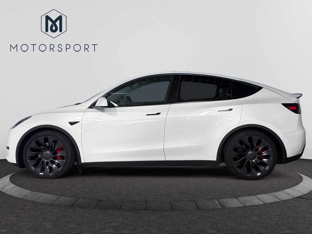 Tesla Model Y Performance 534 hk 2024, bild 4/21