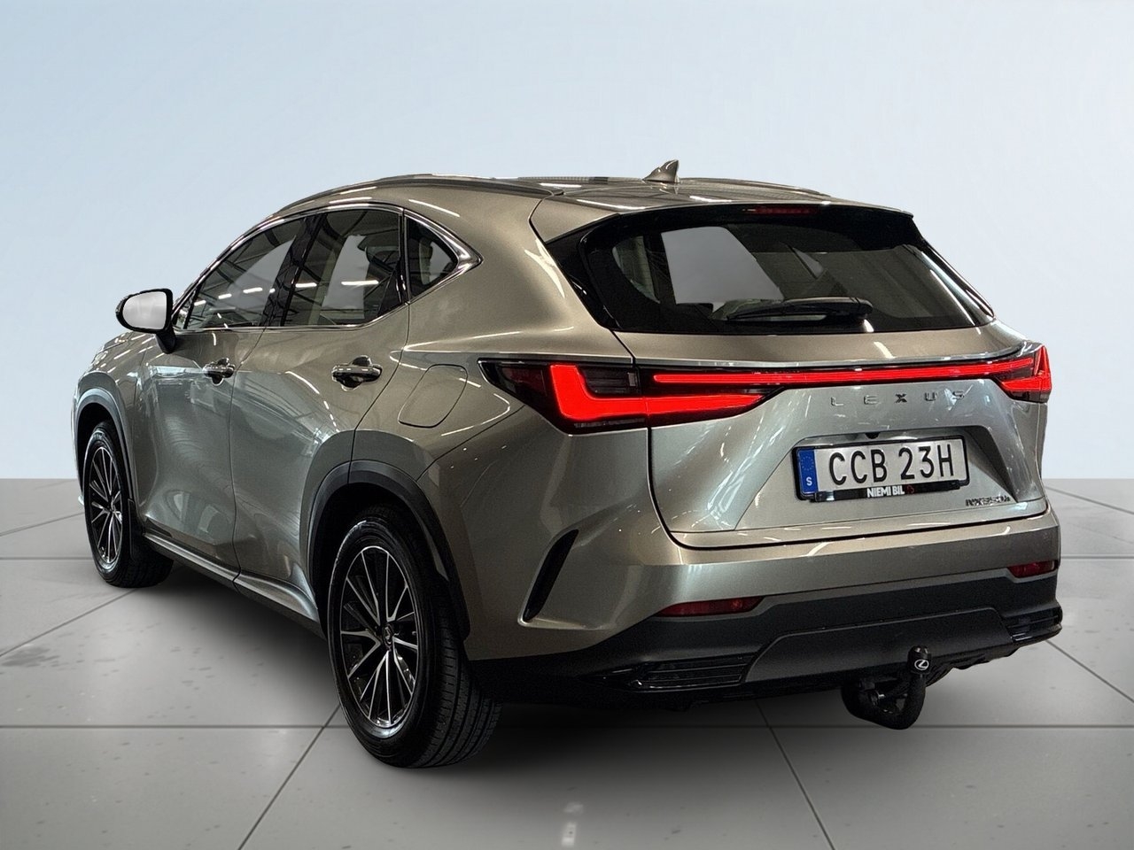 Lexus NX 350h AWD E-CVt S&V-Hjul 2023, photo 5/10