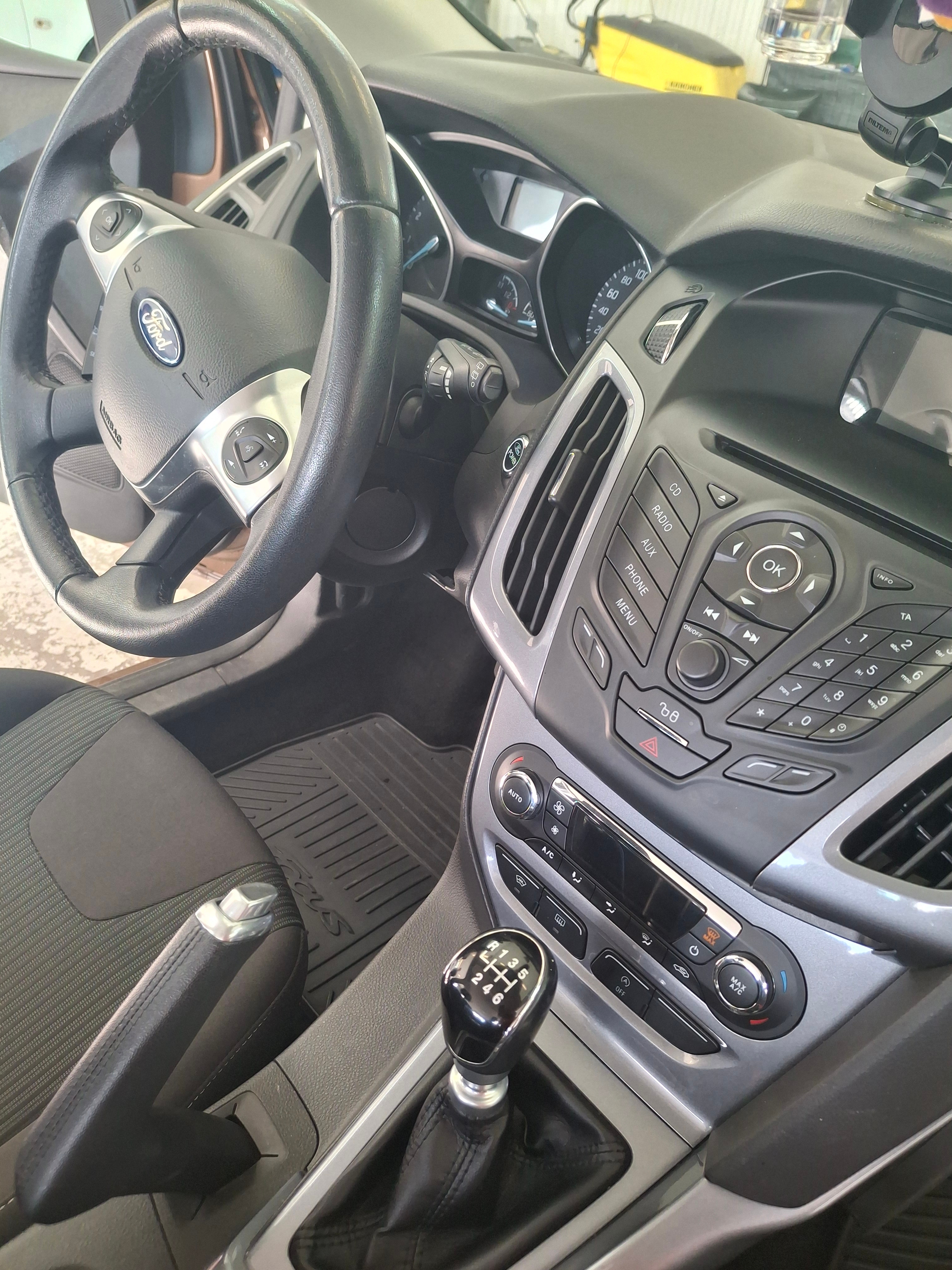 Ford Focus Kombi 1.0 EcoBoost Manuell 2013, bild 4/9