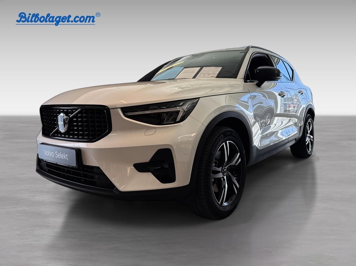 Volvo XC40 B4 FWD Bensin Plus Dark 2026, bild 2/10