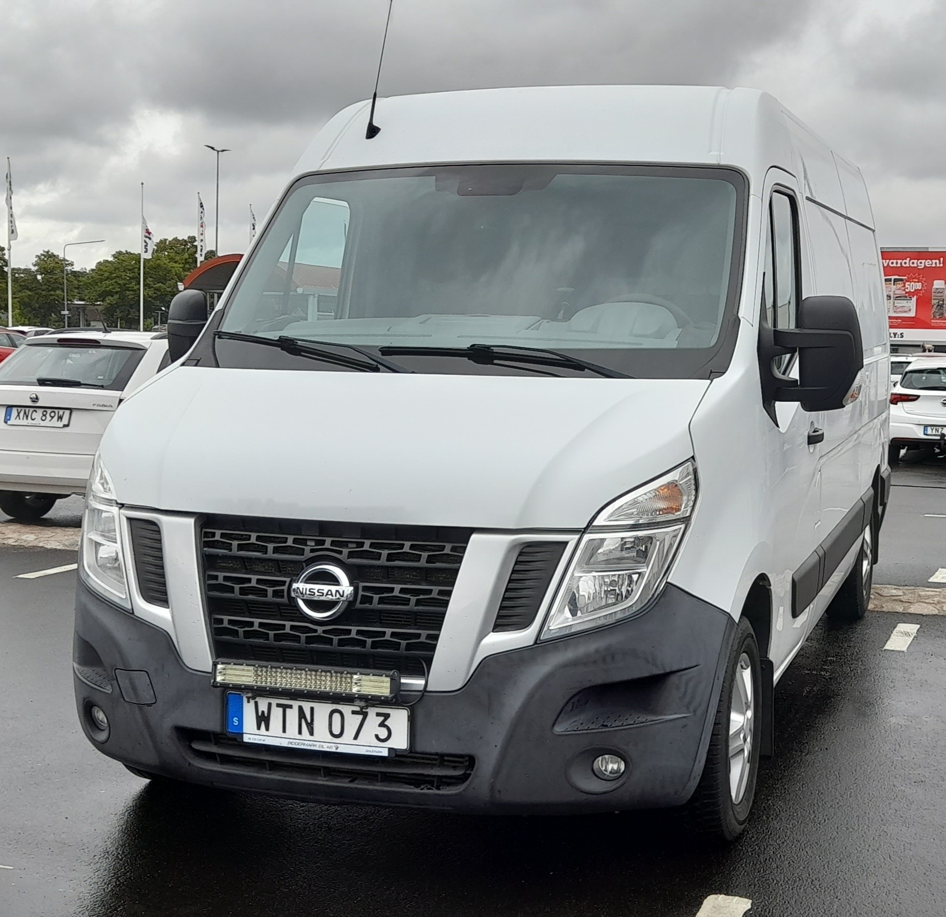 Nissan NV400
