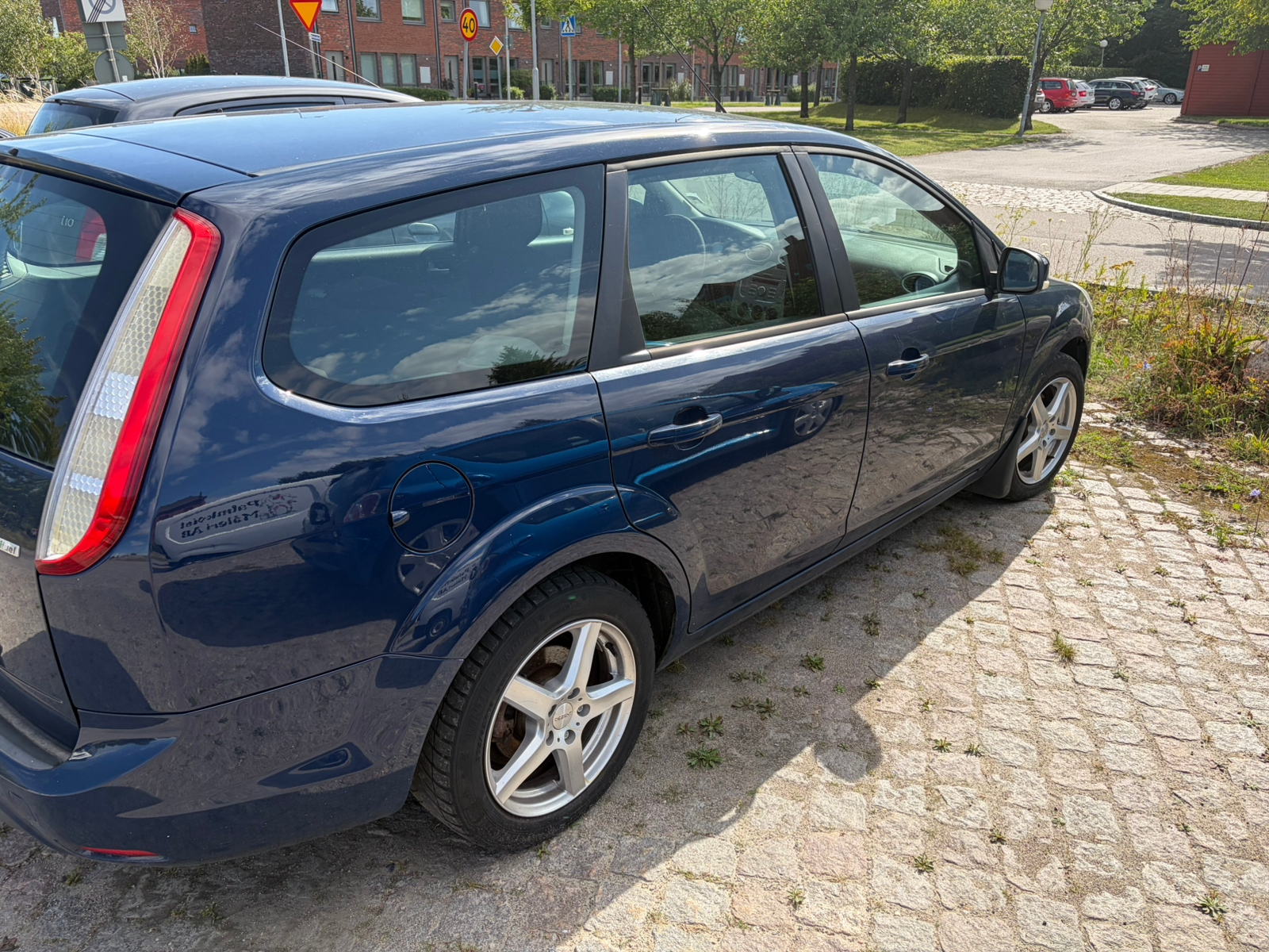 Ford Focus Kombi 1.8 Flexifuel Manuell 2009, bild 2/6