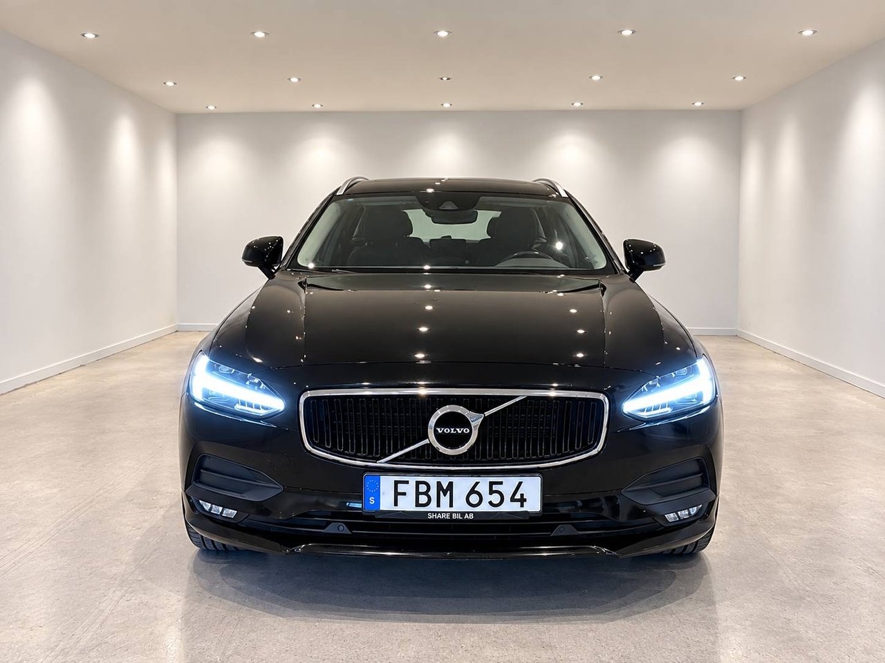 Volvo V90 2019, bild 2/17