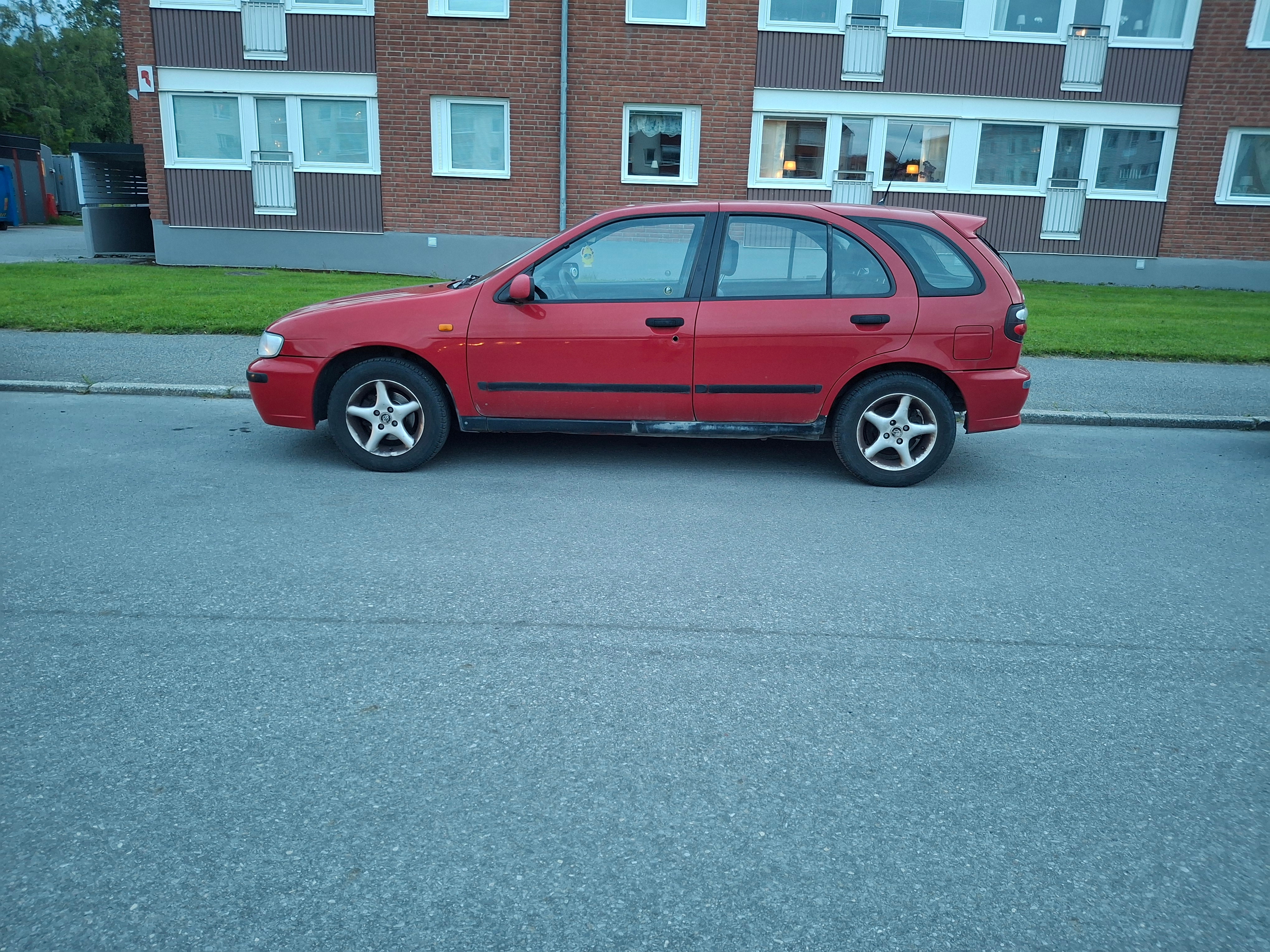Nissan Almera 5-dörrar 1.6 Manuell 1999, bild 7/10