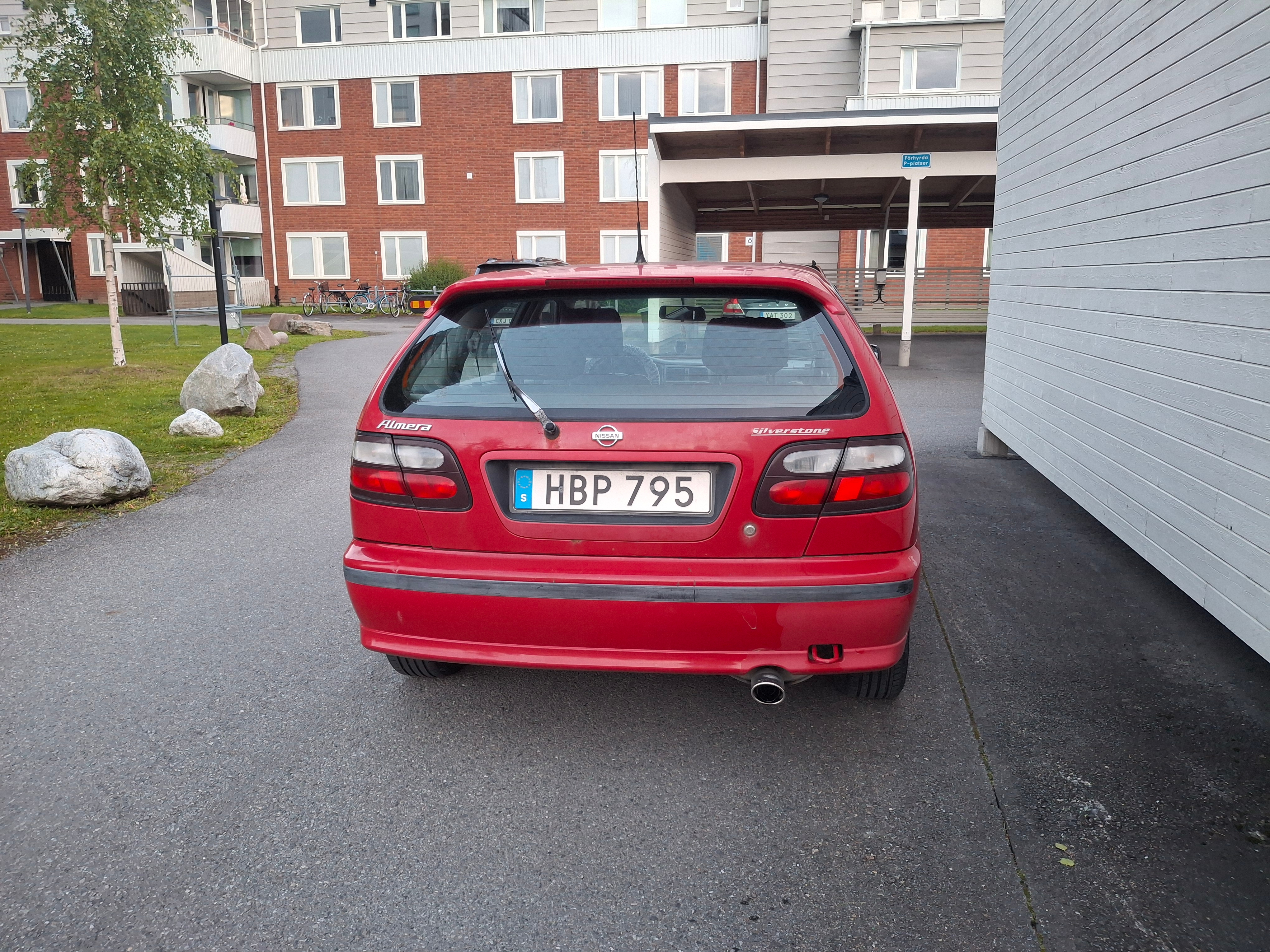 Nissan Almera
