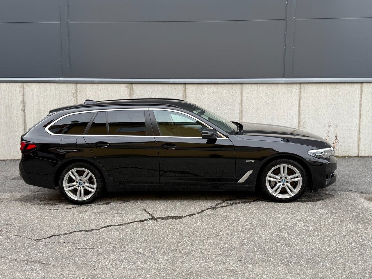 BMW 530 e Touring Steptronic Euro 6 2022, bild 2/10