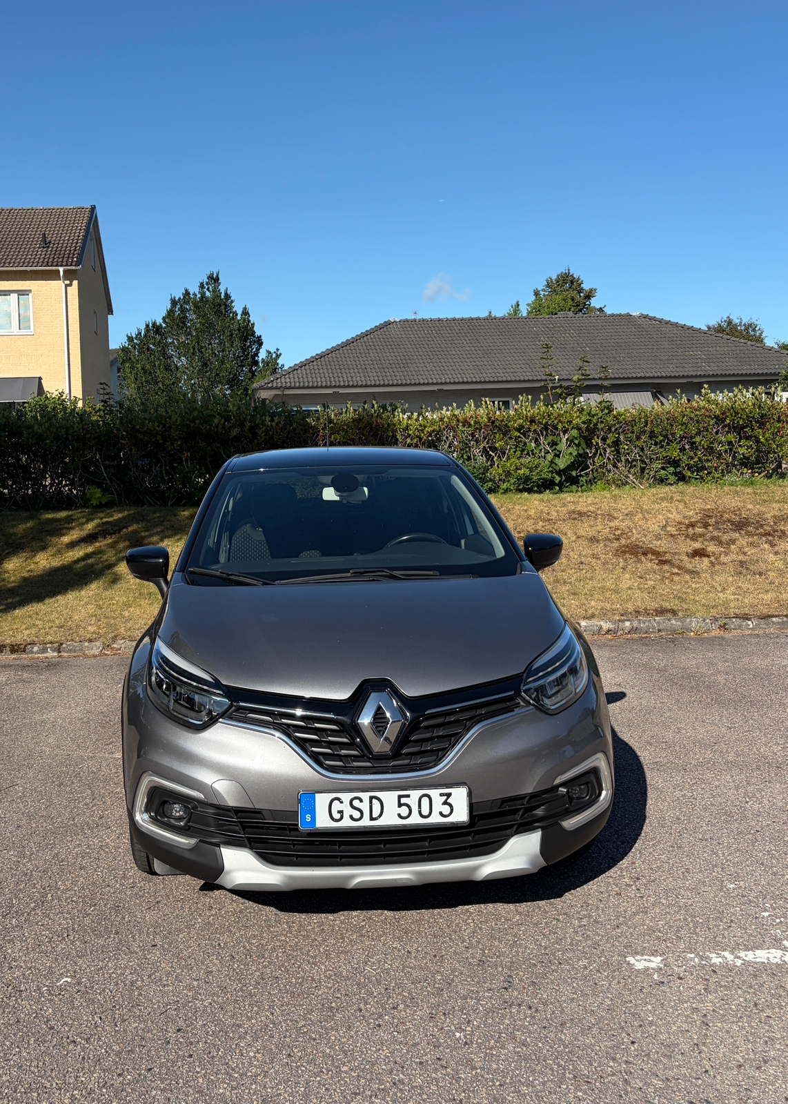 Renault Captur 1.2 TCe EDC 2018, bild 2/8