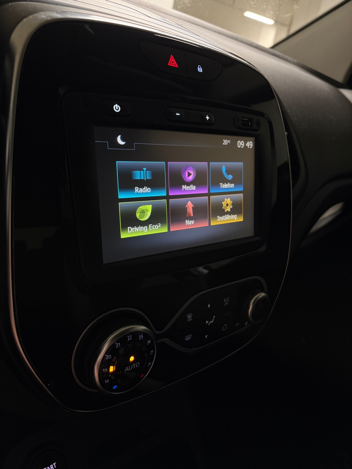Renault Captur 1.2 TCe EDC 2018, bild 5/8