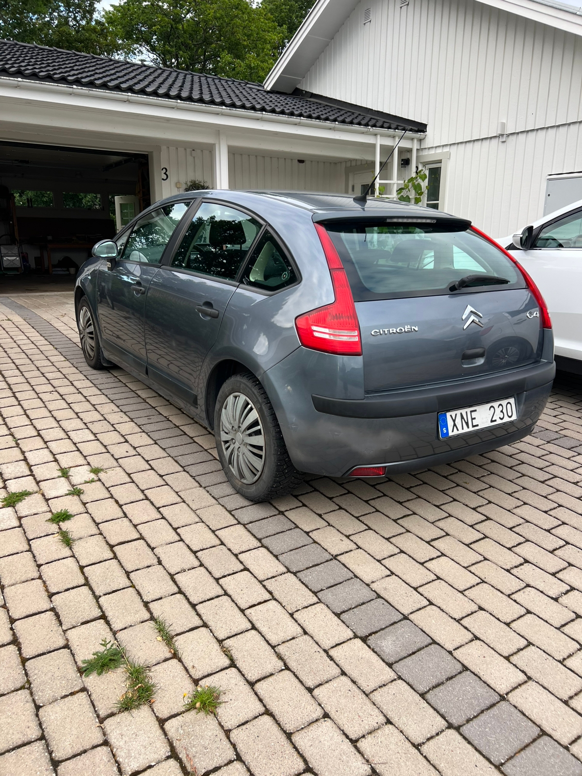 Citroen C4 1.6 Automatisk 2006, bild 2/5