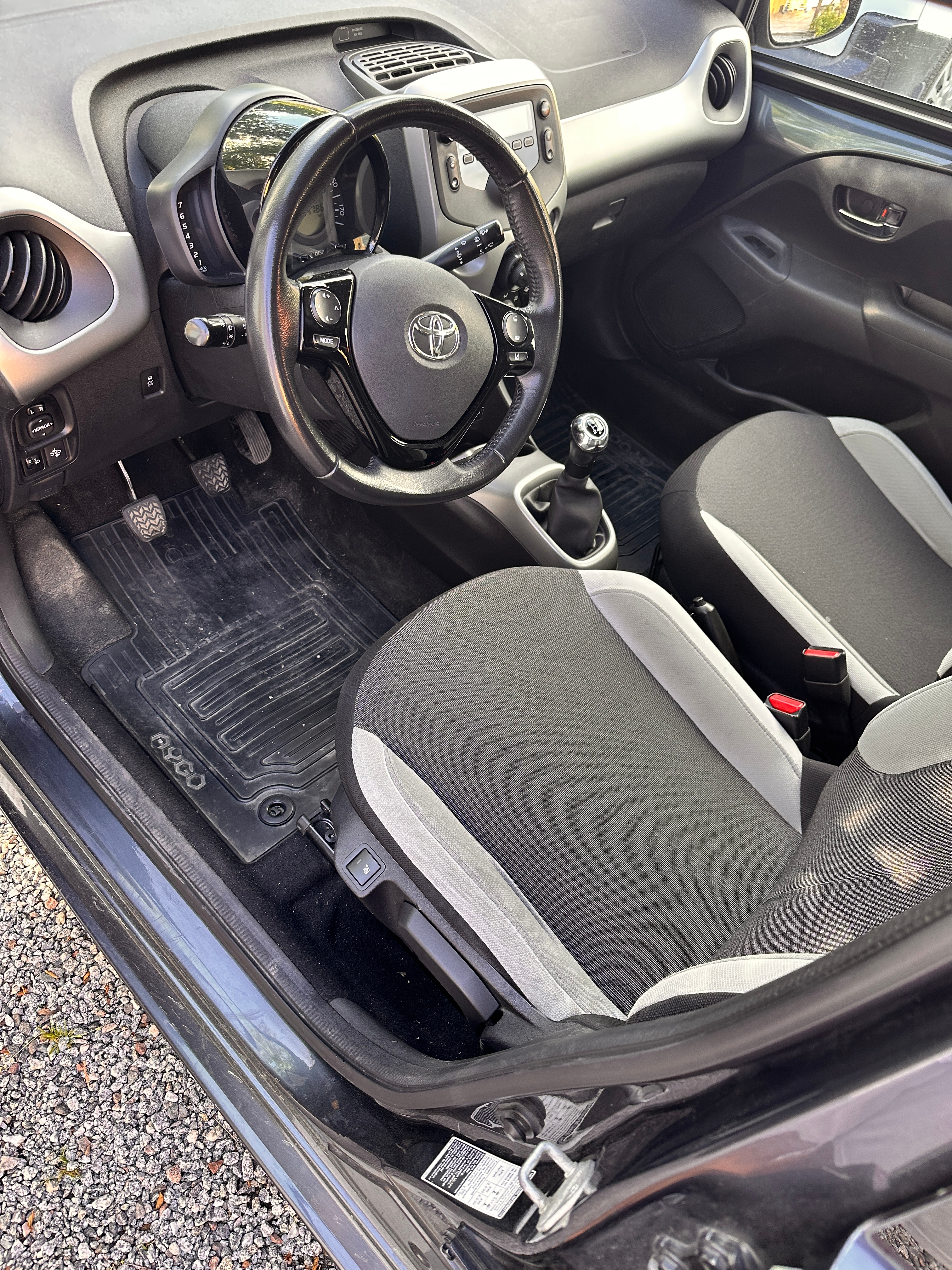 Toyota Aygo 5-dörrar 1.0 VVT-i Manuell 2016, bild 2/5