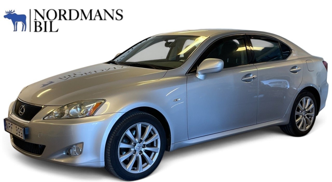 Lexus IS