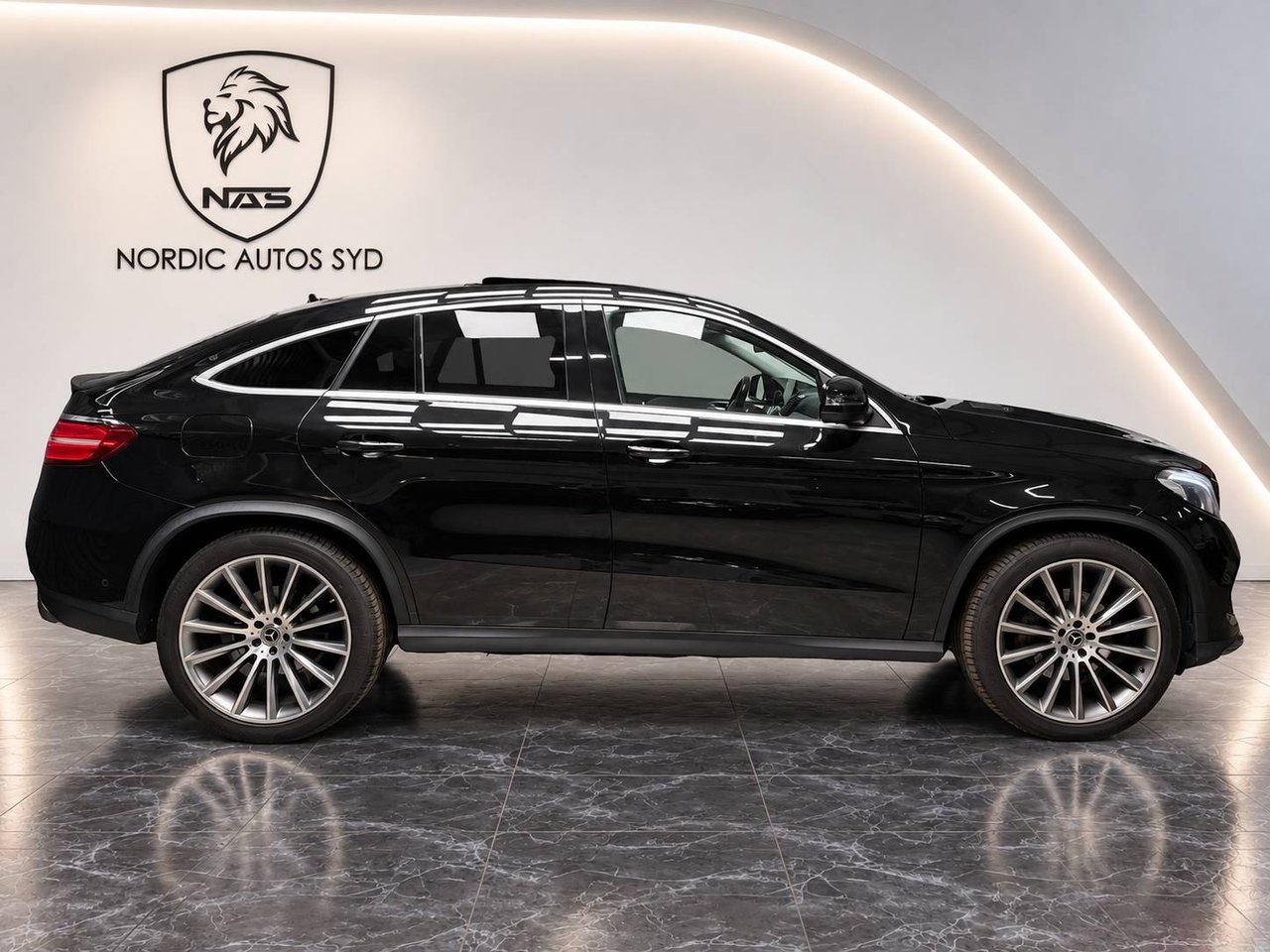 Mercedes-Benz GLE 2018, kuva 7/27