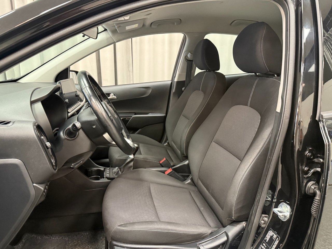 Kia Picanto 1.0 MPi 67HK Advance Apple 2022, photo 7/10