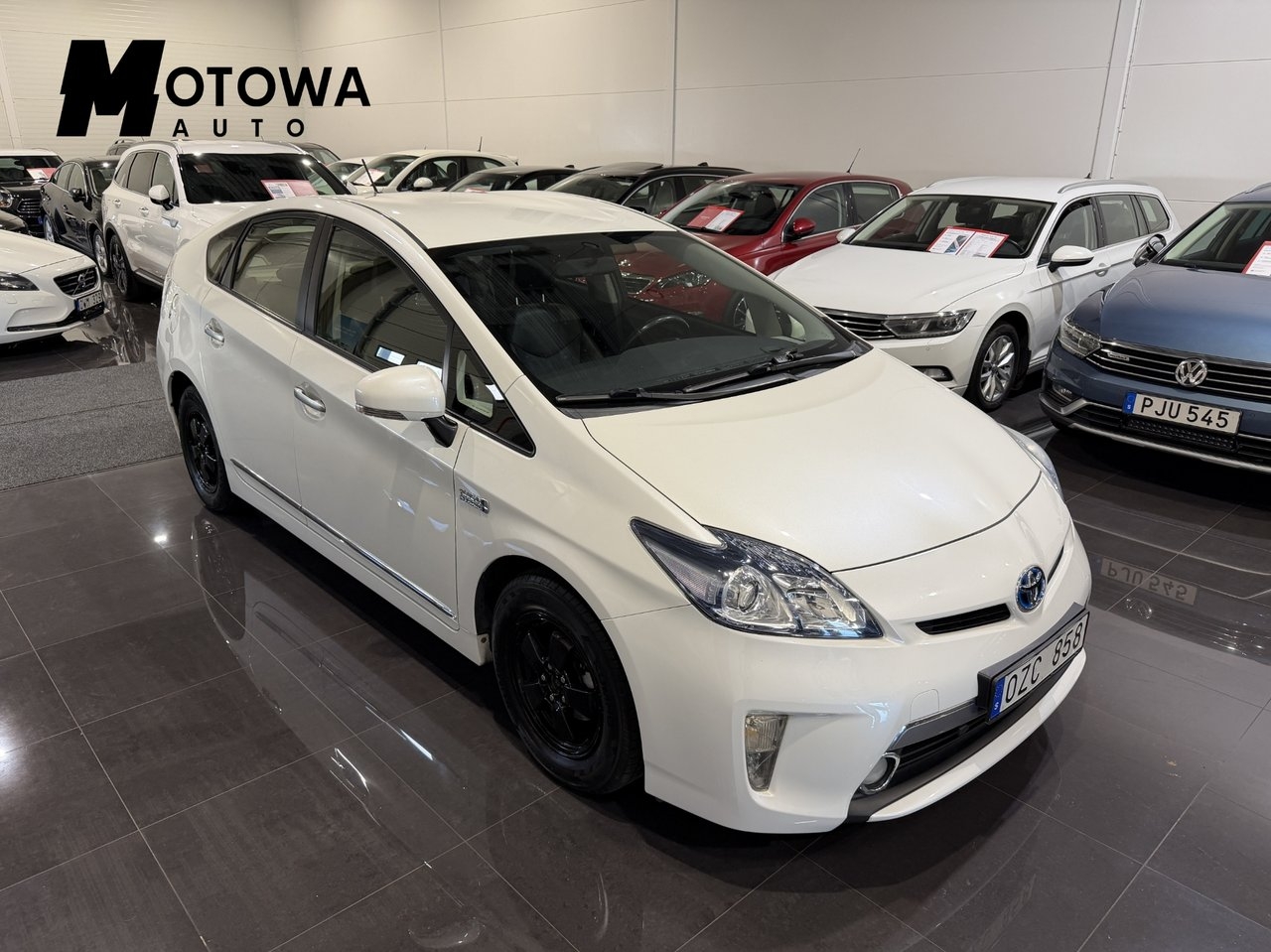 Toyota Prius Plug-in Hybrid 2012, bild 5/10
