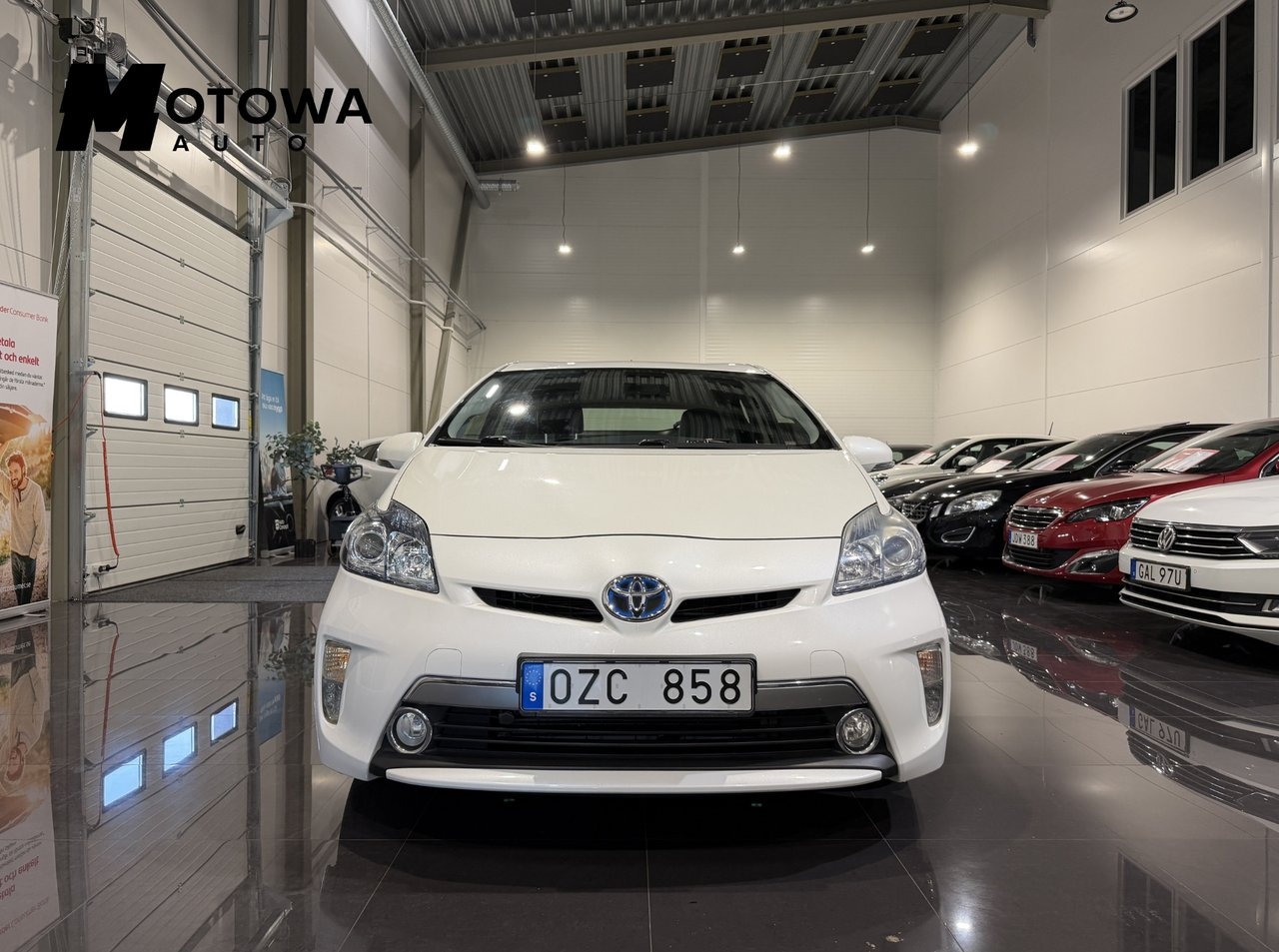 Toyota Prius Plug-in Hybrid 2012, bild 4/10