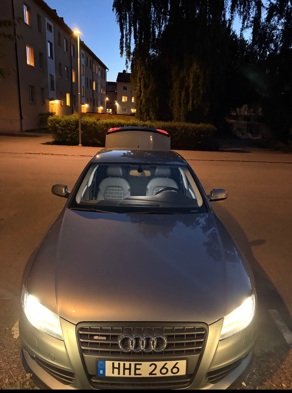 Audi A4 Sedan 2.0 TFSI E85 Manuell 2010, kuva 2/9