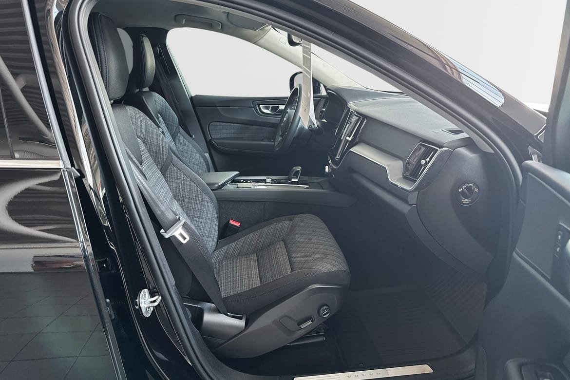 Volvo XC60 B4 AWD Diesel Core 2024, bild 5/22