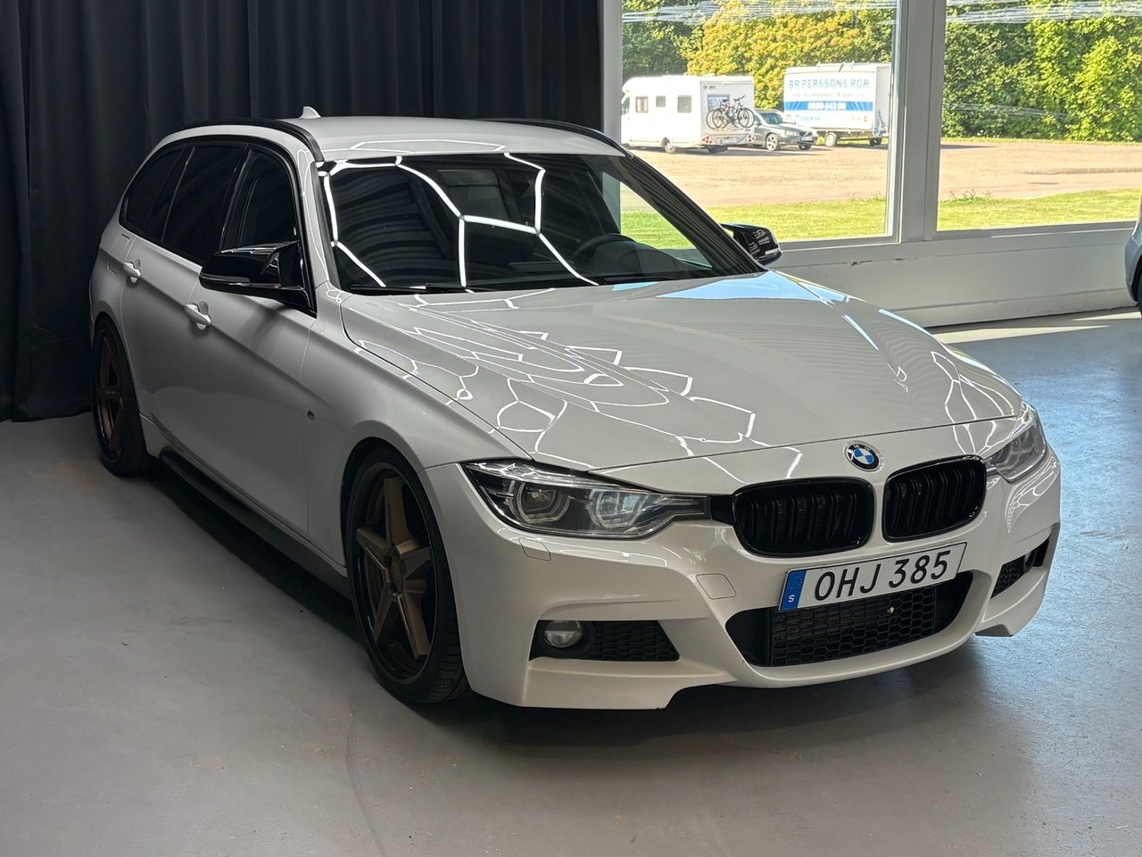 BMW 320 2017, photo 2/10