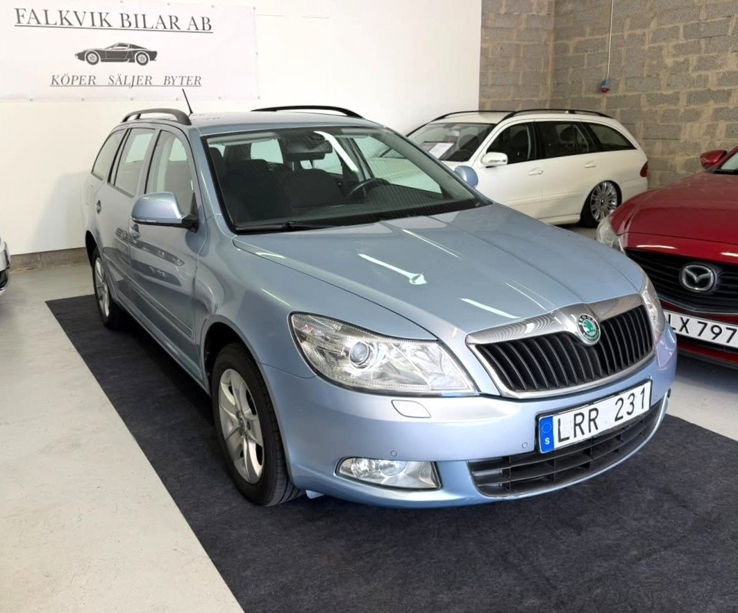 Skoda Octavia 2011, bild 2/10