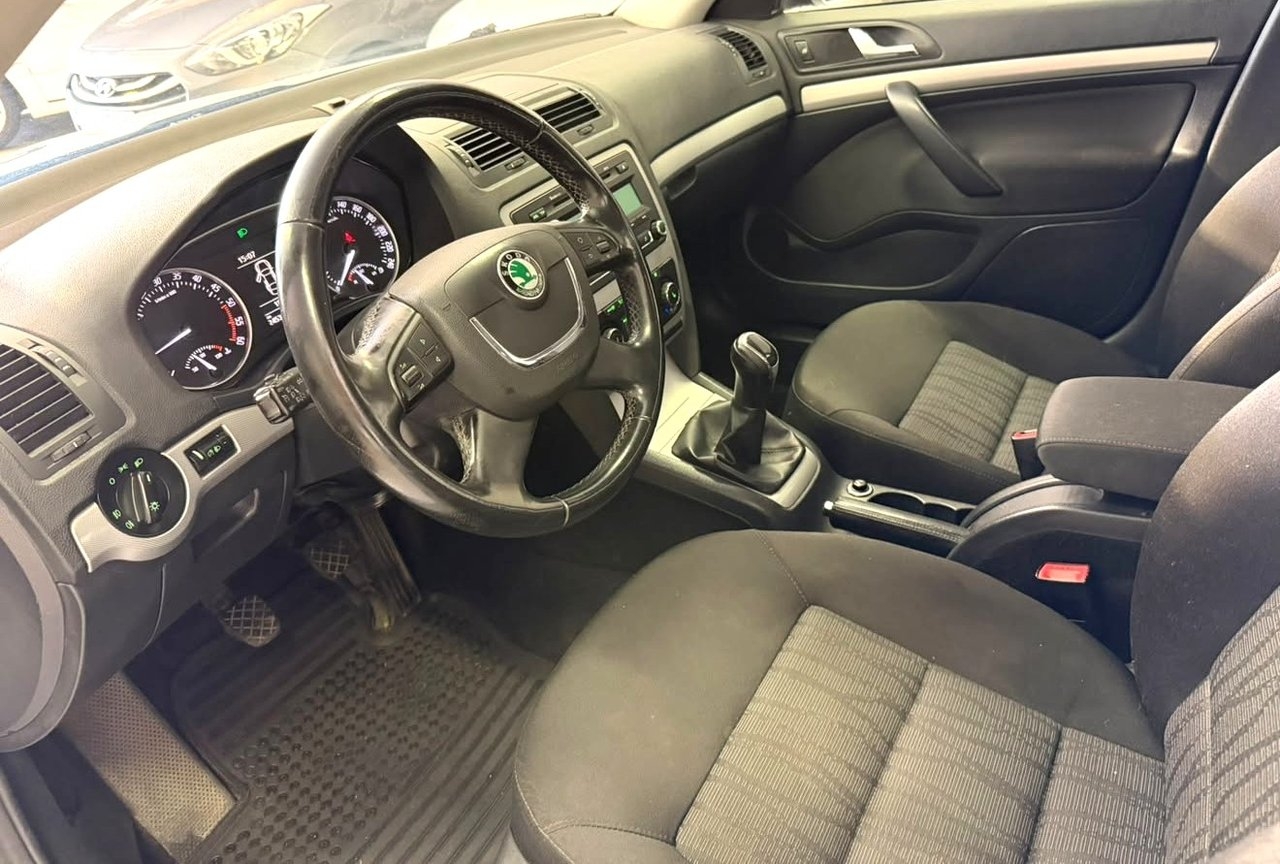 Skoda Octavia 2011, bild 7/10