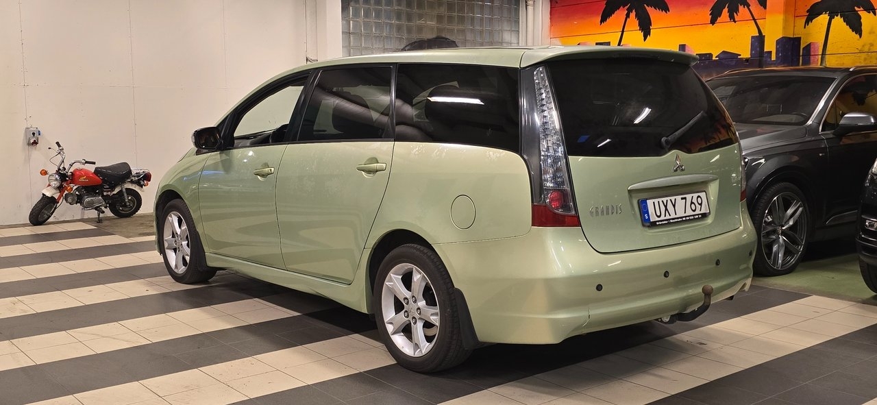 Mitsubishi Grandis 2004, photo 5/10