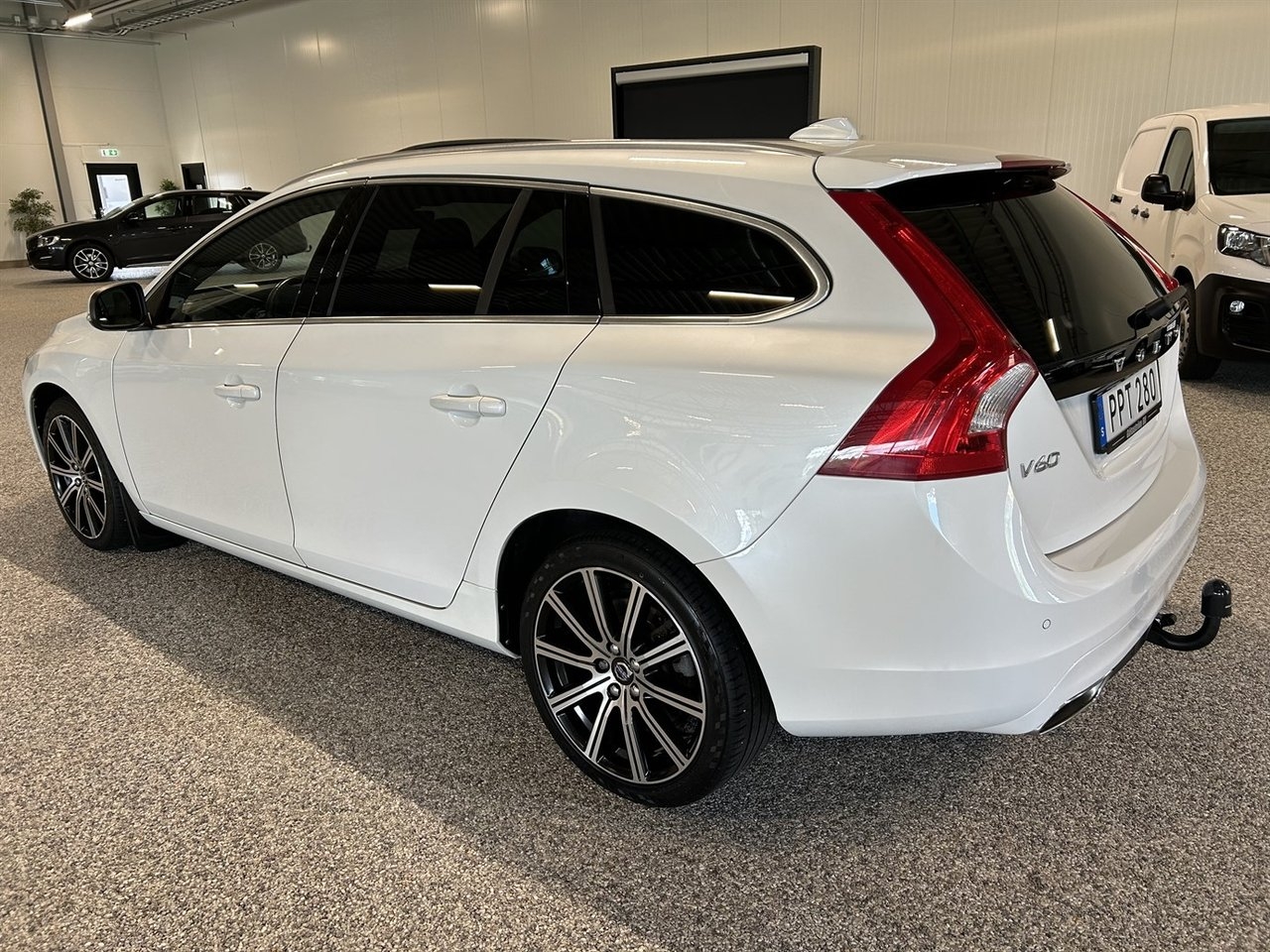 Volvo V60 2015, bild 2/10