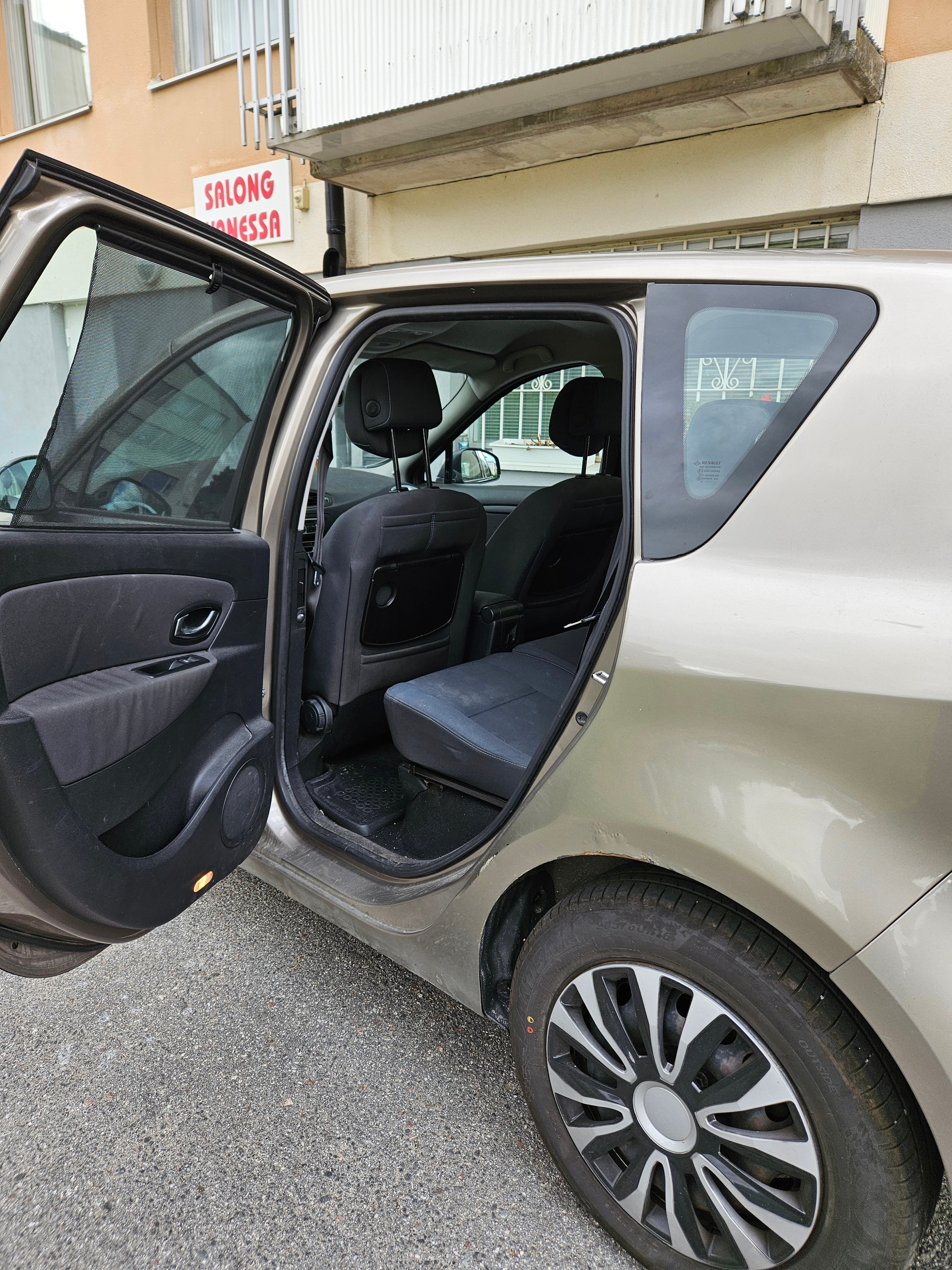 Renault Scenic III 1.5 dCi DCT 2011, bild 3/6