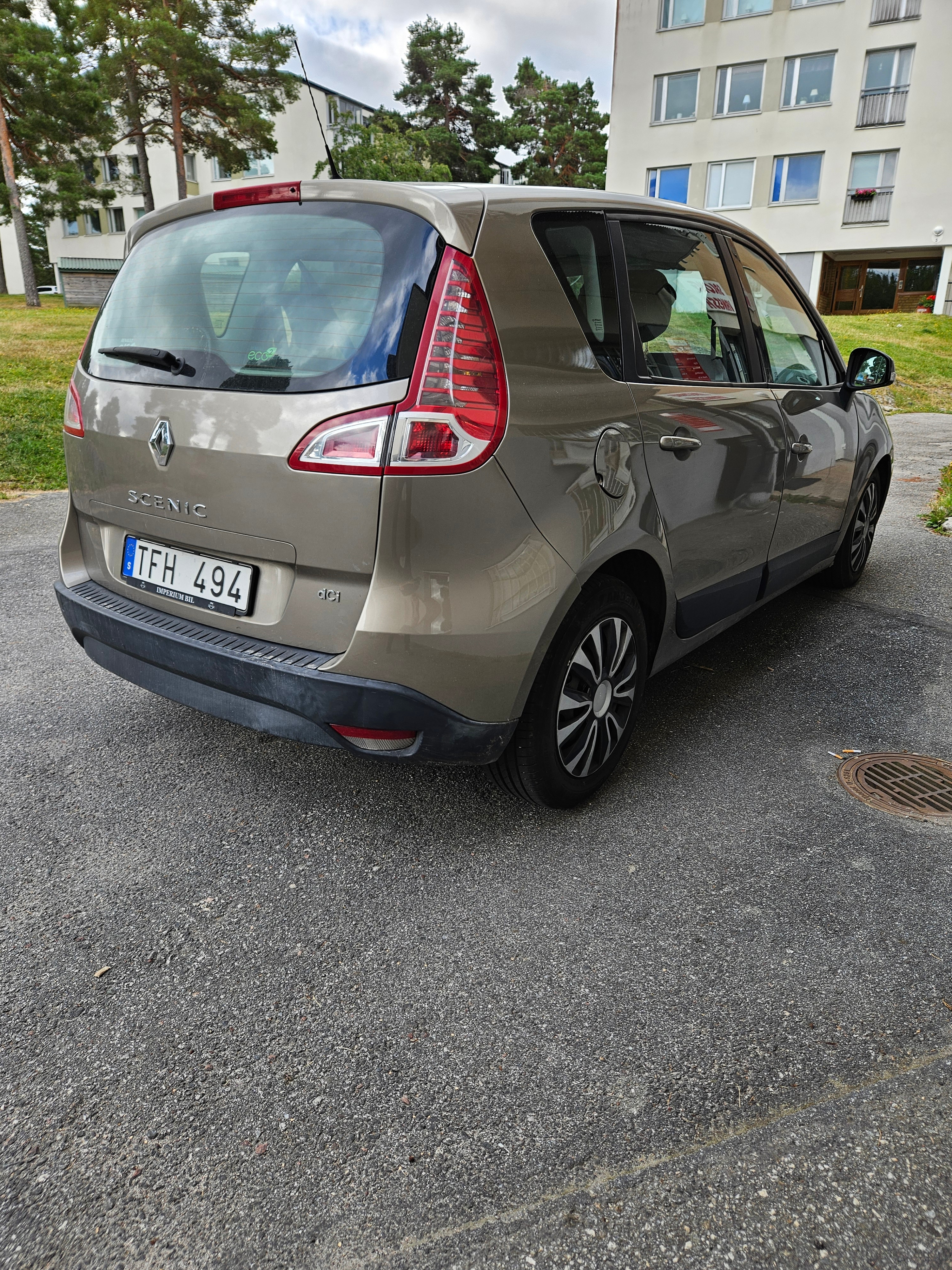 Renault Scenic III 1.5 dCi DCT 2011, bild 2/6
