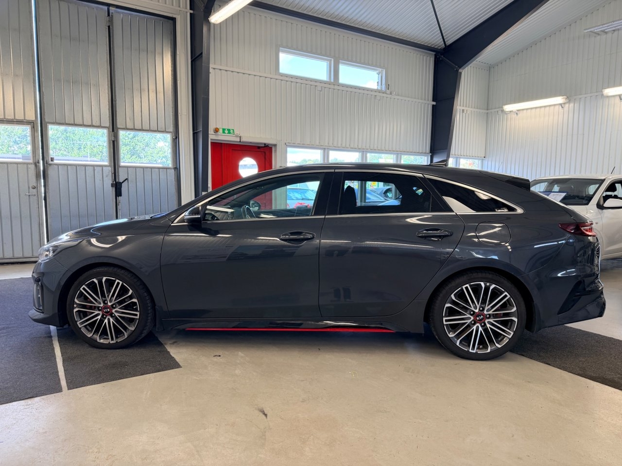 Kia Ceed Pro GT 1.6 T-GDI DCT, 204hk GPS 2019, photo 6/10