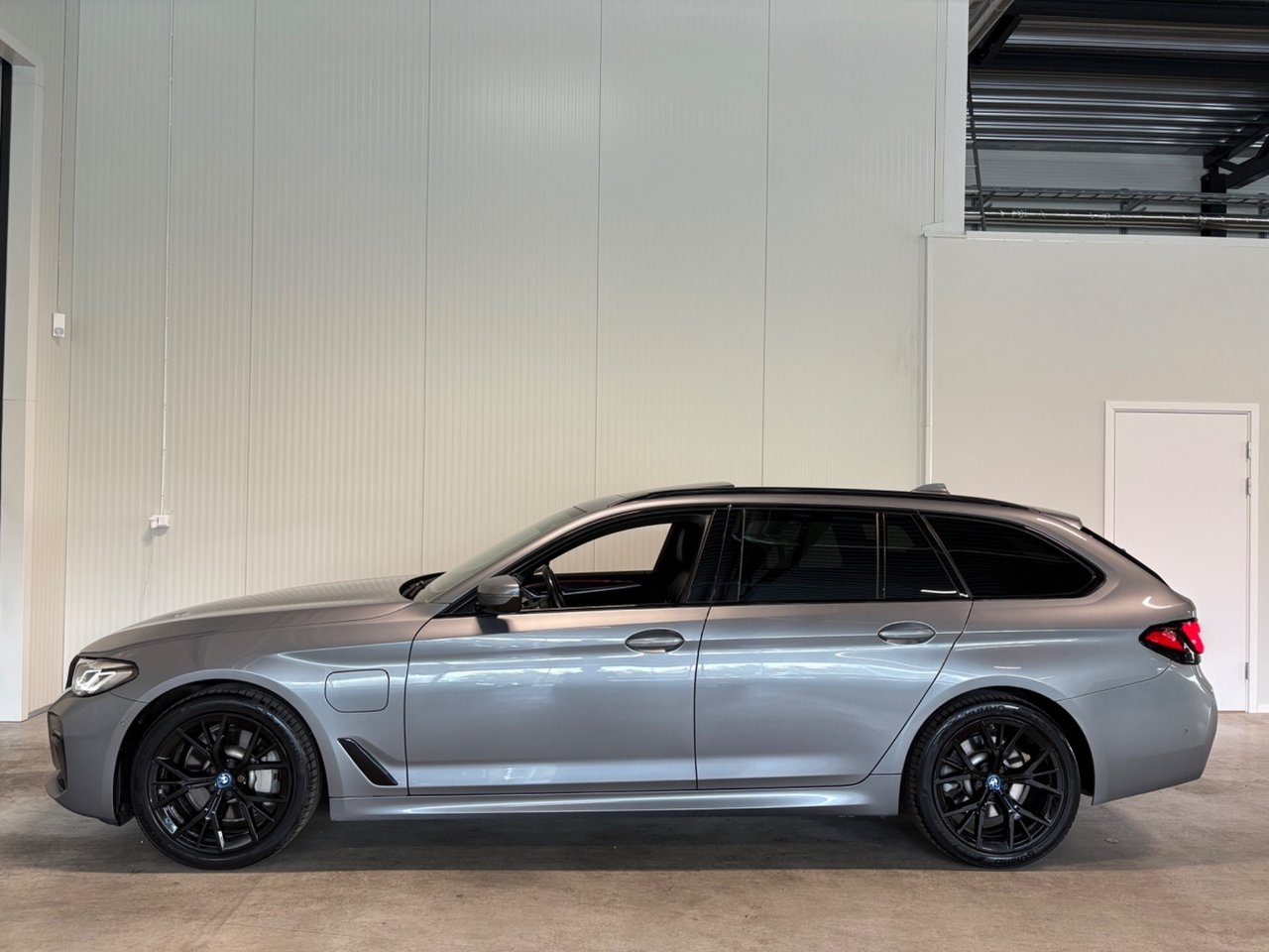 BMW 530 e xDrive M-Sport 2023, bild 5/10