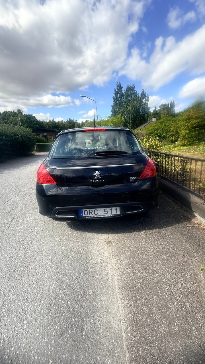 Peugeot 308 5-dörrar 1.6 e-HDi FAP EGS 2013, bild 2/5