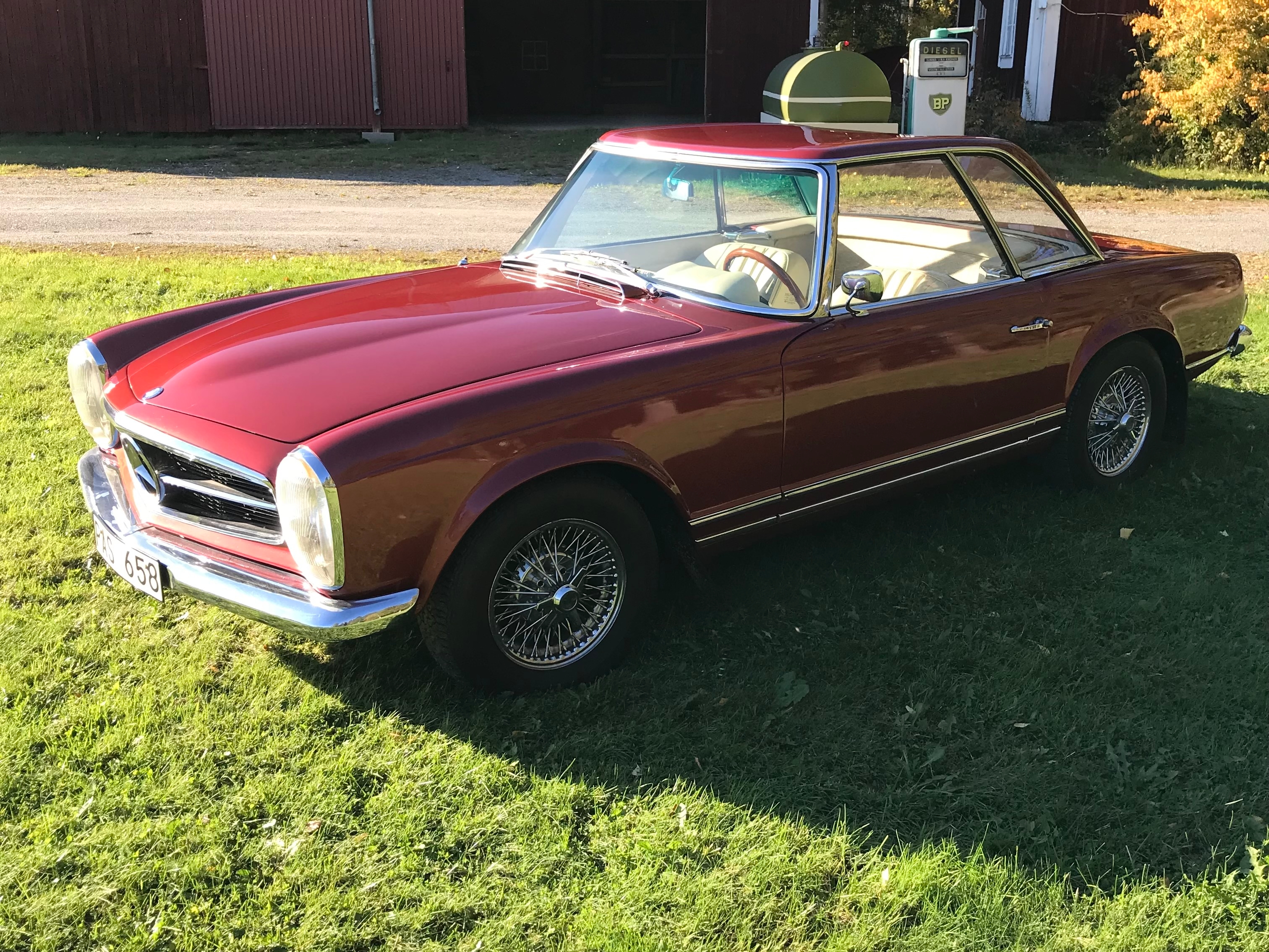 Mercedes-Benz 230
