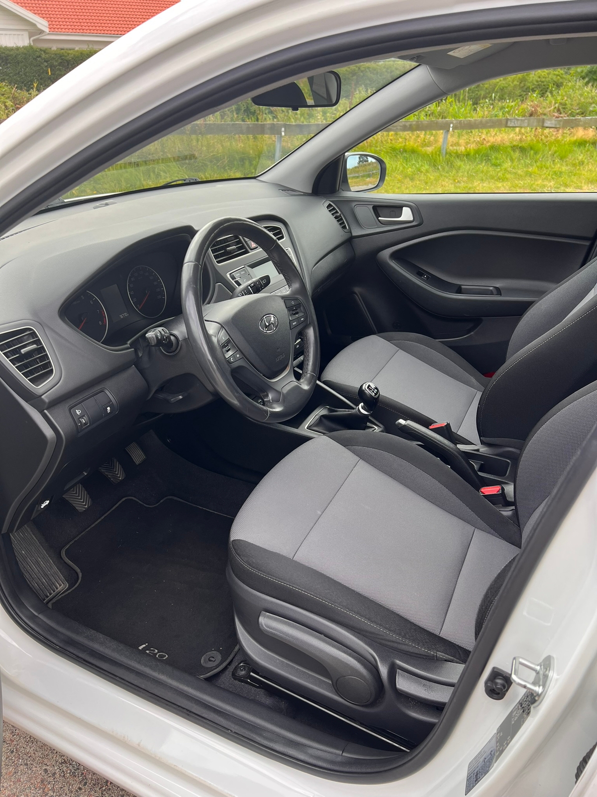 Hyundai i20 1.2 Manuell 2020, bild 4/6