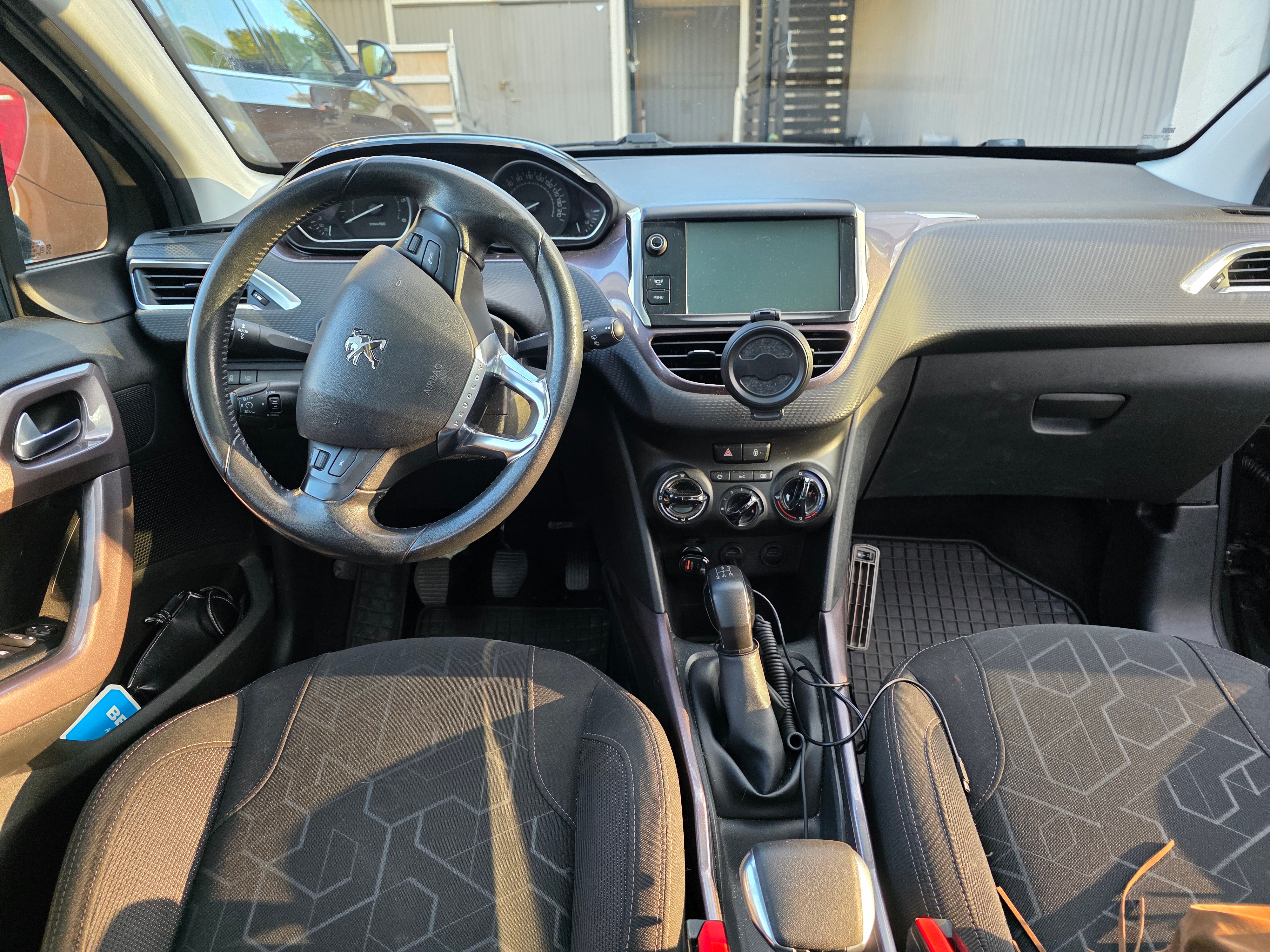 Peugeot 2008 1.6 e-HDi Manuell 2014, bild 6/6